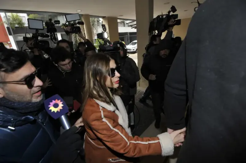 Majo, rodeada por los medios presentes en el lugarGerardo Viercovich