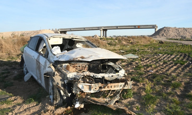 Murió un hombre al volcar en la Ruta 33