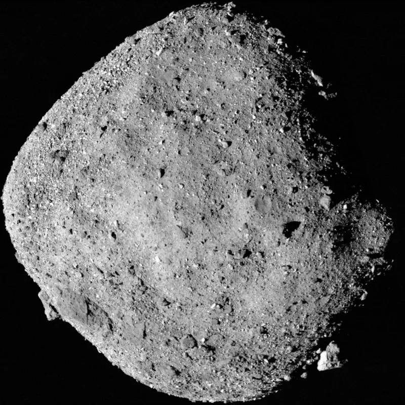  Foto del asteroide Bennu fotografiado a 24 kilómetros de distancia por la nave espacial OSIRIS-REx (NASA/Goddard/University of Arizona/Handout via REUTERS)