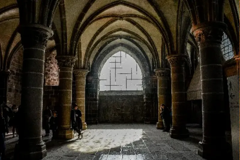 El interior de la abadía medieval