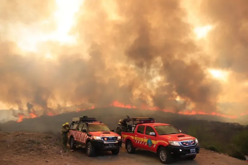 7/31Continúan los incendios en Córdoba, en Cabalango el fuego no da tregua y el Gobierno brindará asistencia a damnificados. Foto: La Voz