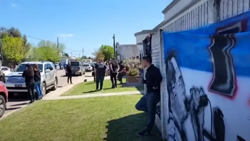  Banderas en la despedida a Iorio