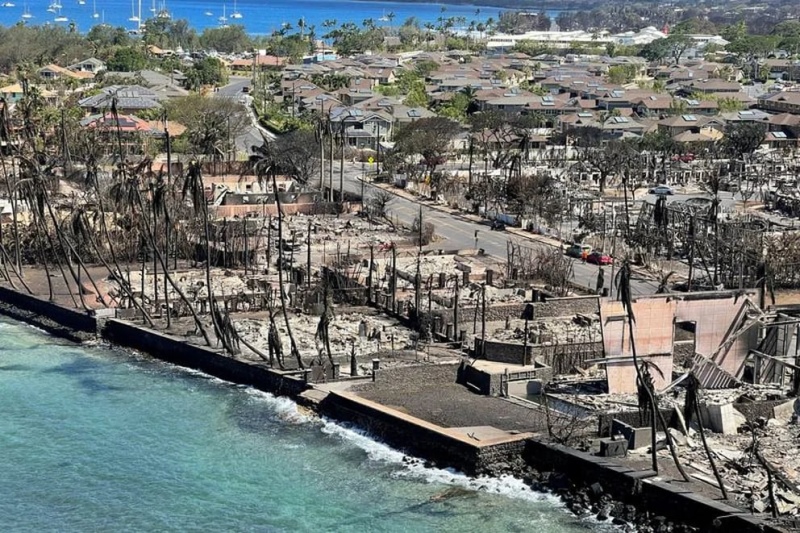  FOTO DE ARCHIVO. Los restos de casas y edificios quemados quedan después de los incendios provocados por fuertes vientos que quemaron la mayor parte de la ciudad en Lahaina, Maui, Hawai, EEUU. 11 de agosto de 2023. Departamento de Territorio y Recursos N