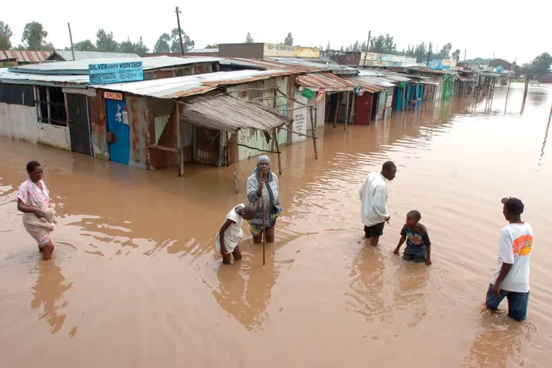  El cambio climático inducido por los seres humanos también trajo precipitaciones récord, lo que aumentó la gravedad y la frecuencia de las inundaciones mortales