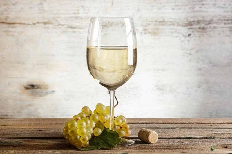   Los viñedos franceses están empujando los vinos blancos a un primer plano. Foto Shutterstock