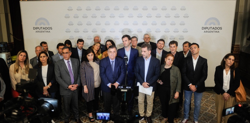 Los diputados de Juntos por el Cambio, en una conferencia de prensa en el Congreso, a principios de noviembre