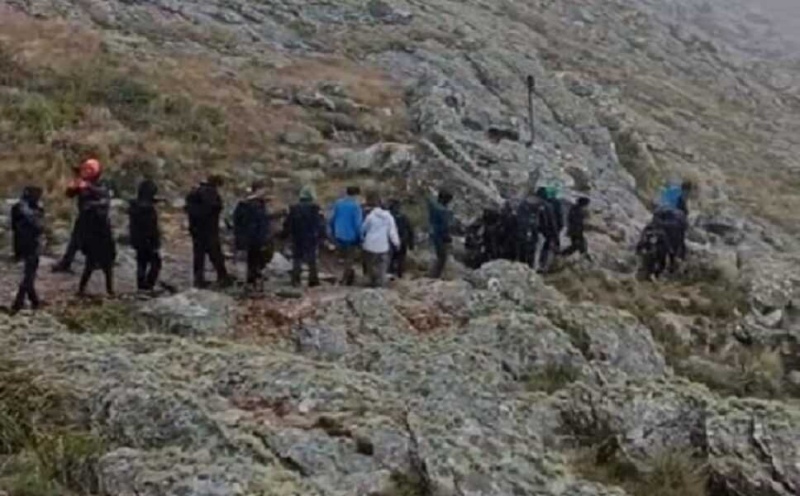 Nevada sorprende a grupo de estudiantes en la cumbre del Cerro Ventana