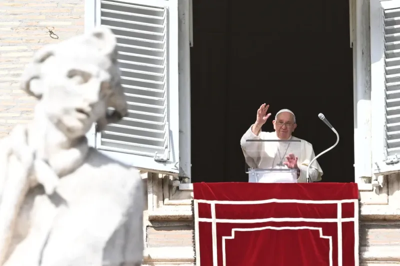  El Papa Francisco dirige su oración del Ángelus este domingo (EFE/EPA/CLAUDIO PERI)