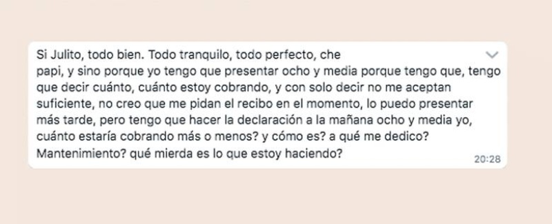 Reproducción de un mensaje de audio, del 7 de septiembre de 2022, de Fabián Estecho a Rigau, en el que el remitente consulta qué tarea realiza en la Cámara y cuánto cobra, ya que debe presentar una declaración jurada