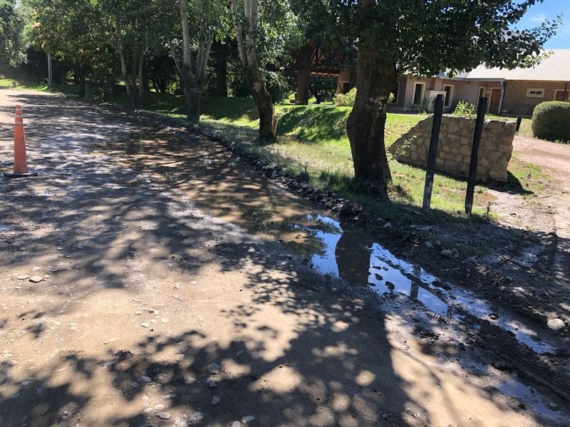 Así arreglan las calles en Villa la Arcadia, la verdad me da vergüenza ajena..