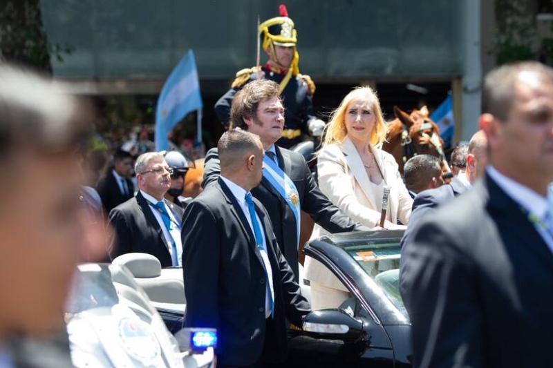 El presidente javier Milei junto a su hermana Karina, al salir del Congreso.Ricardo Pristupluk - LA NACION