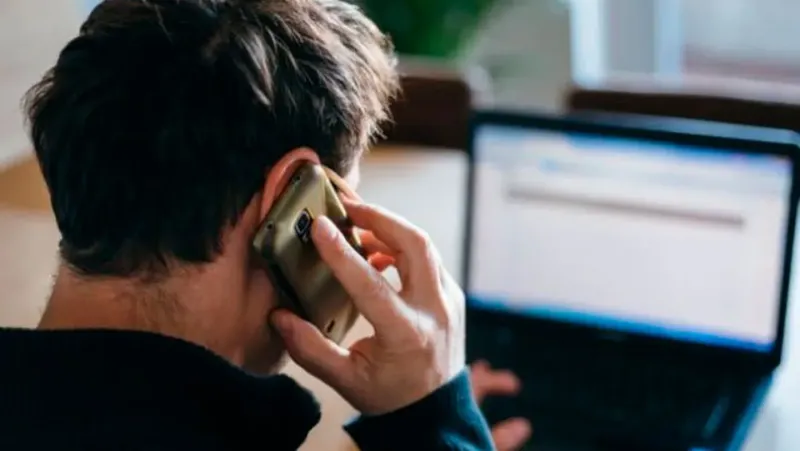 Intentaron estafarlo por teléfono. (Foto: Adobe Stock).