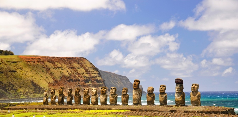   El ahu Tongariki, con 15 moai, es el mayor de los centros ceremoniales. Foto Shutterstock