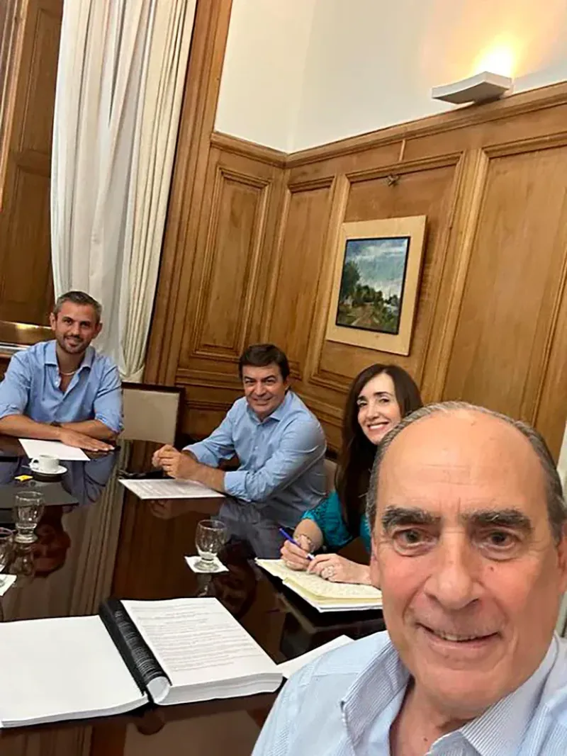  La foto que el ministro del Interior, Guillermo Francos, subió a sus redes sociales