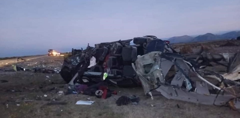 Choque fatal en Bolivia: siete muertos en un accidente que involucró a un auto argentino. 