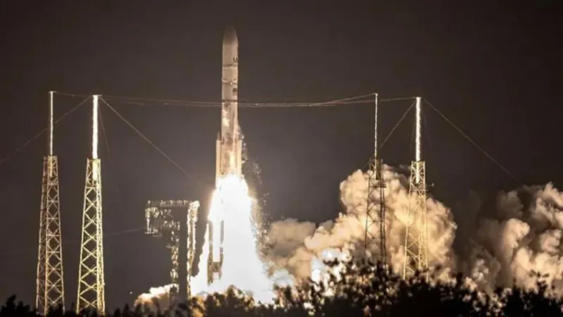 El cohete Vulcan, despegó de Cabo Cañaveral, Florida, enviando a la nave espacial Peregrine rumbo a la Luna. Foto: REUTERS