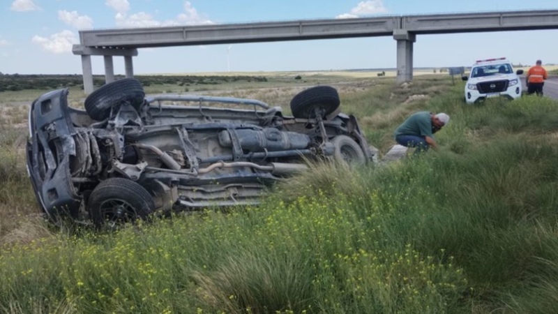 Vuelco sin heridos en la ruta 33