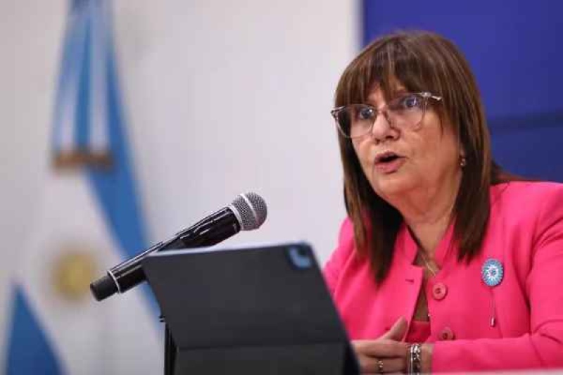  La ministra de Seguridad de Argentina, Patricia Bullrich habla durante una rueda de prensa, el 14 de diciembre de 2023,, en Buenos Aires (Argentina). EFE/ Juan Ignacio Roncoroni