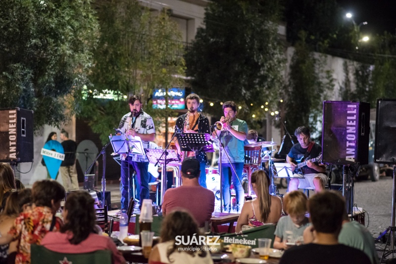 Música, buena comida y cerveza artesanal en la Feria Gastronómica