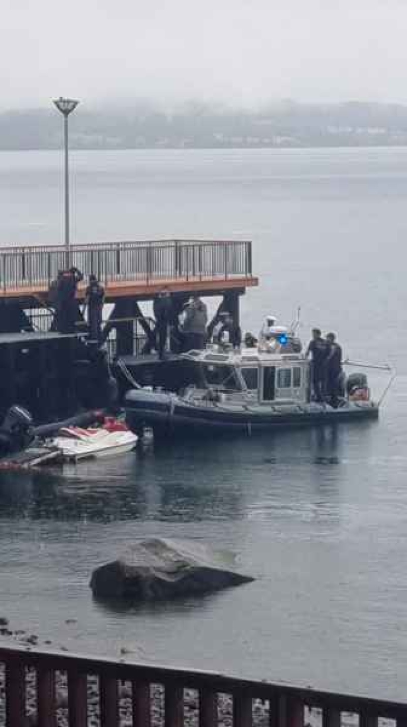 Los buzos tardaron unos 10 minutos en recuperar el cuerpo de Piñera, a unos 28 metros de profundidad. (Foto: Heverd Alarcon/Canal del sur /REUTERS).Por: via REUTERS