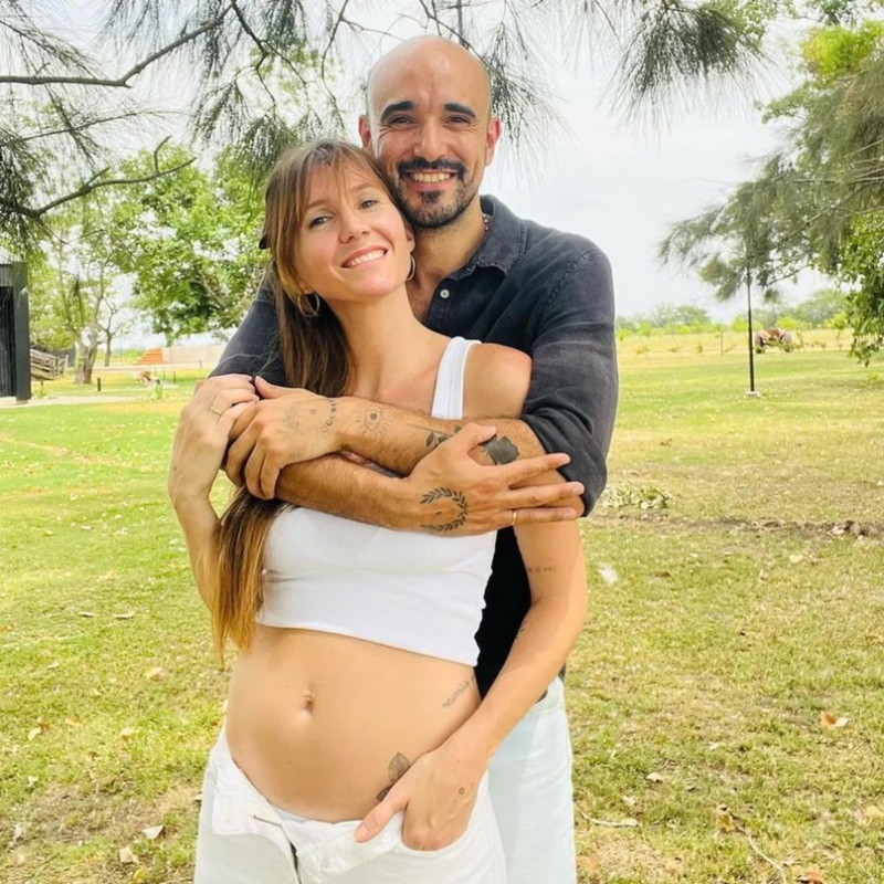 Abel Pintos y Mora Calabrese anunciaron que esperan otro hijo