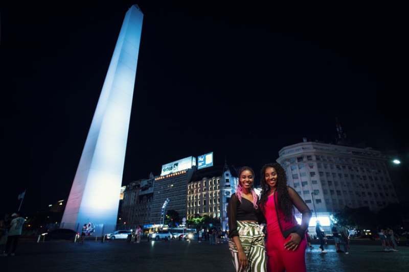 Arisa y Arine Ribeiro. De San Pablo, directo al Obelisco porteño. 