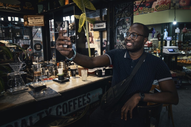 Ugonna Egbuchulam. Nació en Nigeria, vive en Texas y es fan del Mercado de San Telmo.