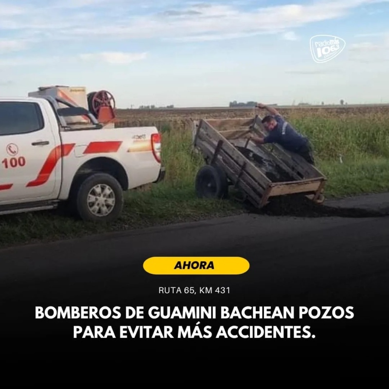 Bomberos de Guaminí asisten a personas en la ruta 65 y bachean pozos para evitar más accidentes