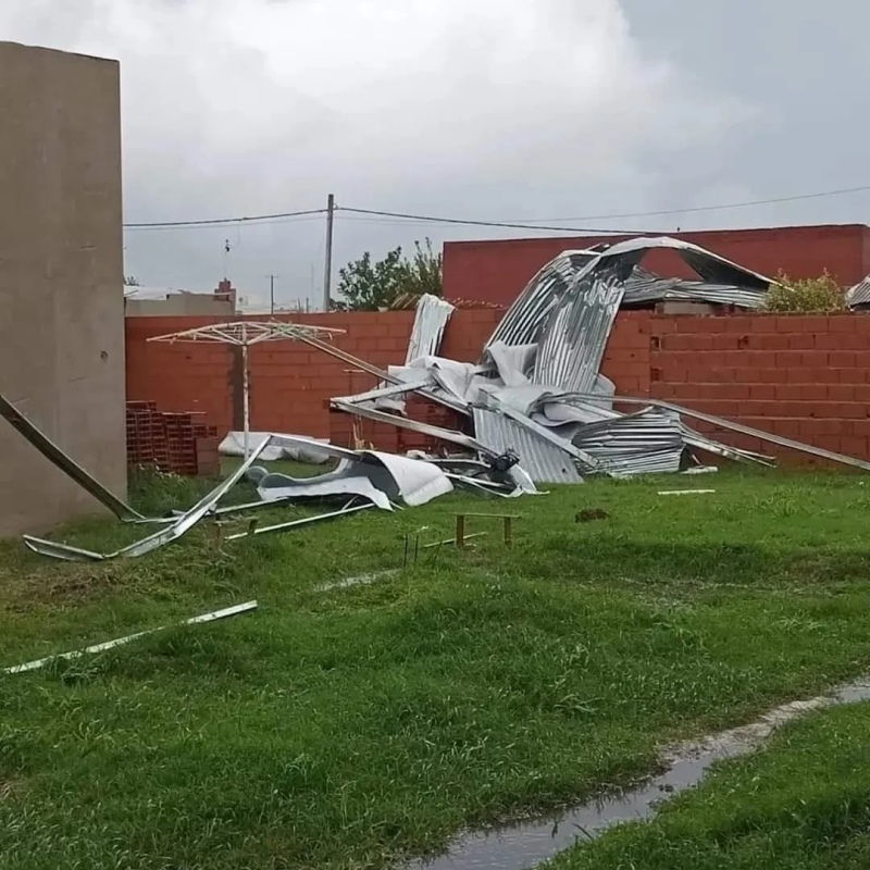 Imágenes impactantes: la tormenta hizo estragos en Nueve de Julio y se acerca al AMBA