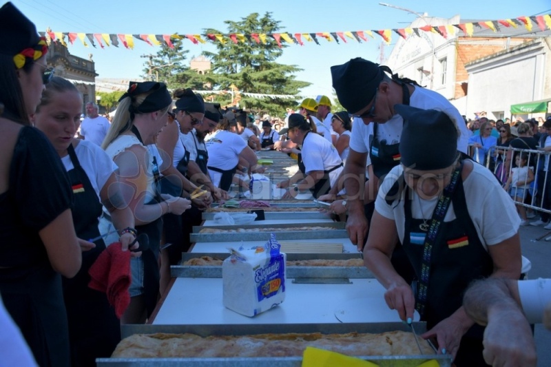 Santa María volvió a romper su récord y tiene el Strudel más largo del país