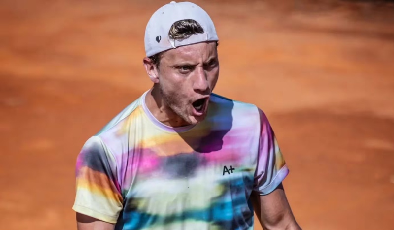 El tenista argentino explotó contra el umpire y fue descalificado. (Video: X gonzaloferreyr / Foto: IG renzolii)