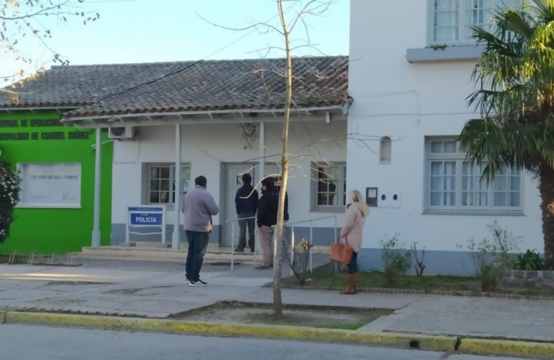 Aprehendieron a un hombre que dañó una vidriera del centro suarense