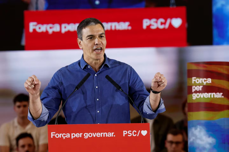 El gobierno de España le exigió a Milei que se disculpe por tildar de “corrupta” a la esposa de Pedro Sánchez